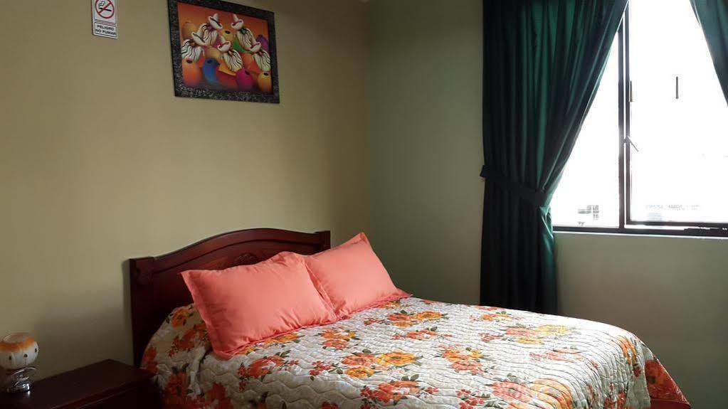 Hostal Los Lirios Лоха Экстерьер фото
