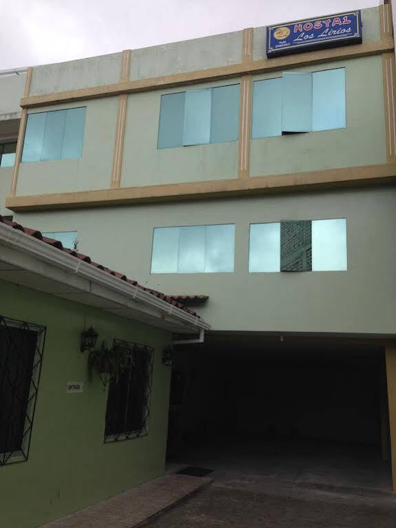Hostal Los Lirios Лоха Экстерьер фото